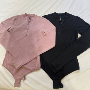 SKIMS Long Sleeve Henley Bodysuits - Mauve Pink & Black